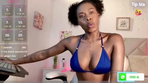 Snapshot of yuliana_milleer chatting on September 22, 8:18 pm Yuliana online show from September 22, 8:18 pm