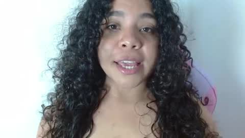 Snapshot of yulissa18 chatting on February 25, 9:15 pm Yuli Independent model online show from February 25, 9:15 pm