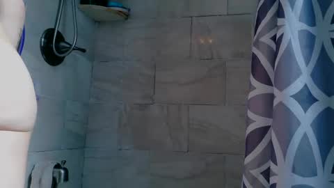 Snapshot of yumiepussyy chatting on February 22, 6:26 pm Payton kelly online show from February 22, 6:26 pm