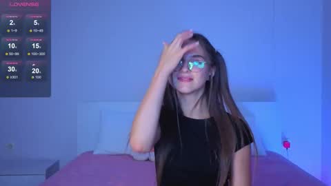 Yumi online show from September 20, 7:01 pm