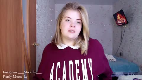 Snapshot of yumm_lolly chatting on December 15, 10:28 am Polly online show from December 15, 10:28 am