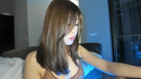 Snapshot of yummi_kim chatting on February 18, 4:37 am Yumi online show from February 18, 4:37 am