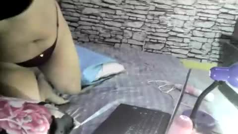 yummyhottiemom online show from February 6, 12:11 am