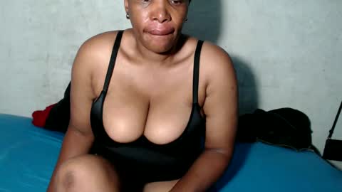yummytittsxx online show from January 27, 3:26 am