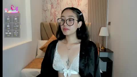 Snapshot of yuna__min chatting on September 29, 2:55 pm Yuna  online show from September 29, 2:55 pm