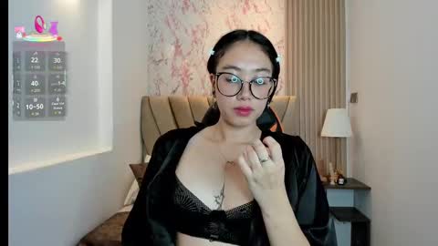 Snapshot of yuna__min chatting on September 17, 12:03 pm Yuna  online show from September 17, 12:03 pm