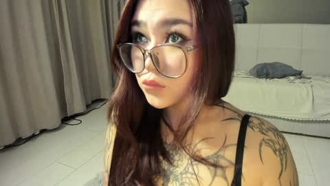 Hi My name Yuriko online show from January 4, 4:00 pm