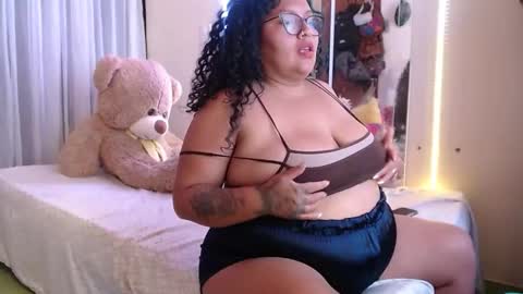 yvonn online show from October 2, 2:49 am