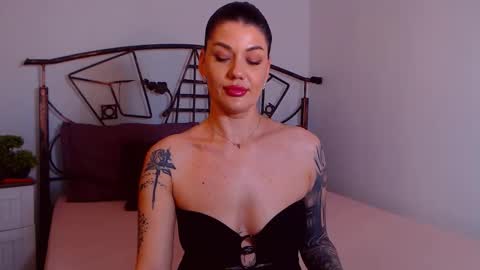 I V Y   online show from November 15, 12:55 am