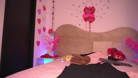 Zoe  online show from February 11, 3:20 am