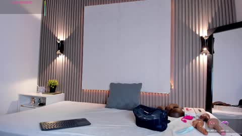 Snapshot of zafiiraa chatting on September 18, 11:42 am zafira online show from September 18, 11:42 am