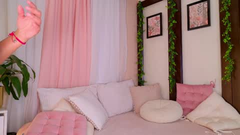   online show from April 26, 1:03 am