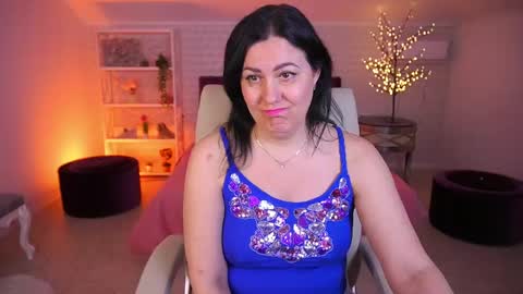 Zafiramoonn online show from April 15, 6:58 am