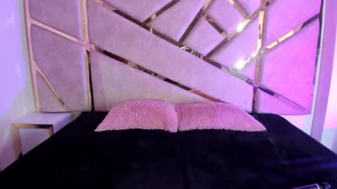 Snapshot of zafiro_claire chatting on October 17, 6:55 pm Claire  online show from October 17, 6:55 pm