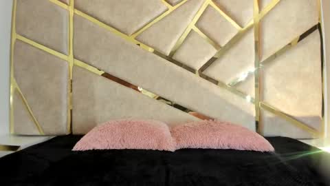 Snapshot of zafiro_claire chatting on October 14, 11:29 pm Claire  online show from October 14, 11:29 pm