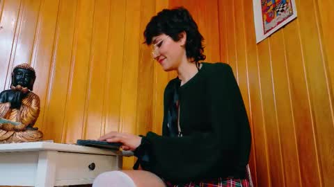 Snapshot of zafiro_gem_ chatting on October 21, 9:19 pm Karina  online show from October 21, 9:19 pm