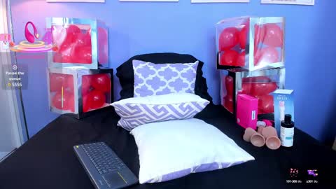 Snapshot of zahira_evans chatting on February 14, 4:15 am Zahira online show from February 14, 4:15 am