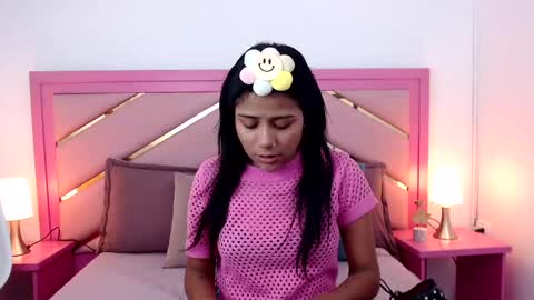 Snapshot of zaira_angel chatting on February 18, 7:21 pm Zaira Angel online show from February 18, 7:21 pm