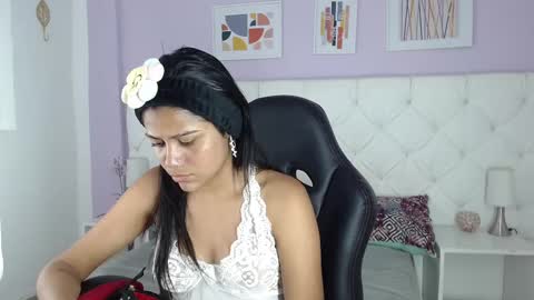 Snapshot of zaira_angel chatting on February 13, 8:13 pm Zaira Angel online show from February 13, 8:13 pm