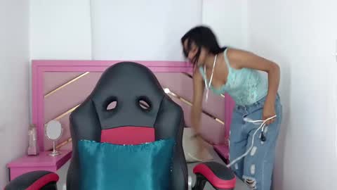 Snapshot of zaira_angel chatting on February 11, 3:08 am Zaira Angel online show from February 11, 3:08 am