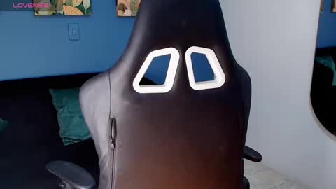 Snapshot of zamira_taylor chatting on October 16, 1:41 am zamira_taylor online show from October 16, 1:41 am