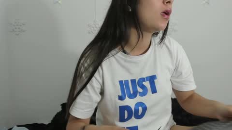 zammii69 online show from December 5, 8:44 pm