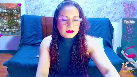 zamy_x online show from December 5, 1:38 am