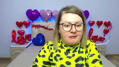 zannadreil online show from February 8, 7:05 pm