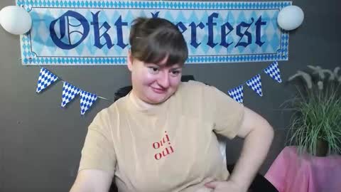 zannadreil online show from October 8, 7:40 pm