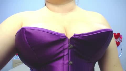 zannadreil online show from February 8, 5:08 am