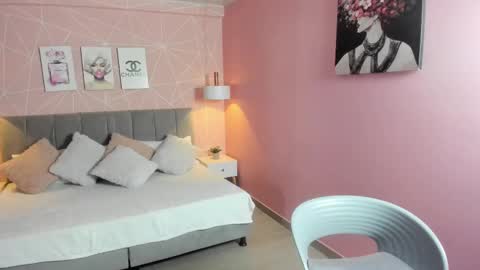 Snapshot of zara__sweet chatting on October 1, 1:49 pm Zara Sweet online show from October 1, 1:49 pm