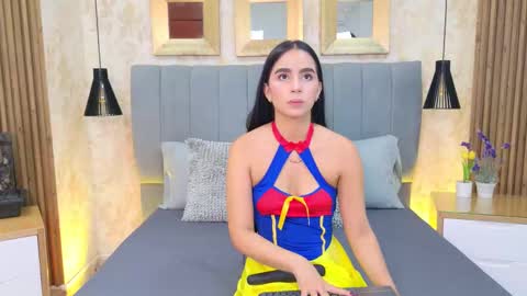 Snapshot of zara_poncebgb chatting on October 22, 12:32 pm Camila Garcia online show from October 22, 12:32 pm