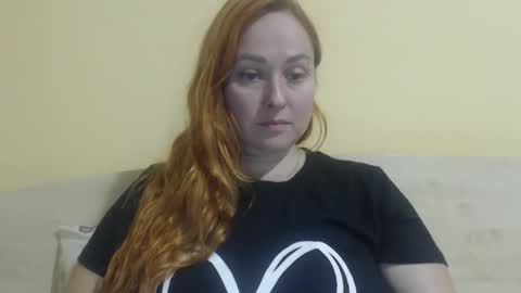 Snapshot of zara_red chatting on October 3, 10:09 am Kate. if im not here im here foxy red333 online show from October 3, 10:09 am