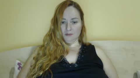 Snapshot of zara_red chatting on October 24, 8:54 am Kate. if im not here im here foxy red333 online show from October 24, 8:54 am