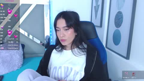 Snapshot of zaradames_ chatting on February 11, 5:05 am zaradames_ online show from February 11, 5:05 am