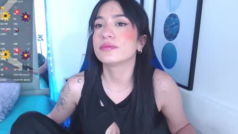 Snapshot of zaradames_ chatting on February 8, 6:43 am zaradames_ online show from February 8, 6:43 am