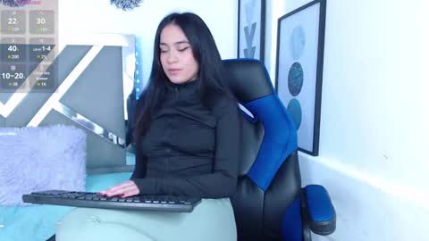 Snapshot of zaradames_ chatting on January 29, 4:36 am zaradames_ online show from January 29, 4:36 am