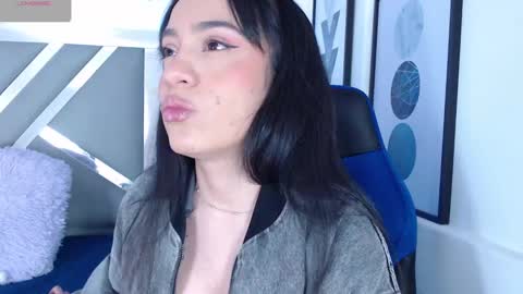Snapshot of zaradames_ chatting on February 25, 4:14 am zaradames_ online show from February 25, 4:14 am
