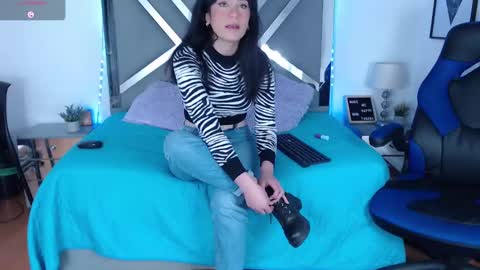 Snapshot of zaradames_ chatting on February 14, 5:30 am zaradames_ online show from February 14, 5:30 am