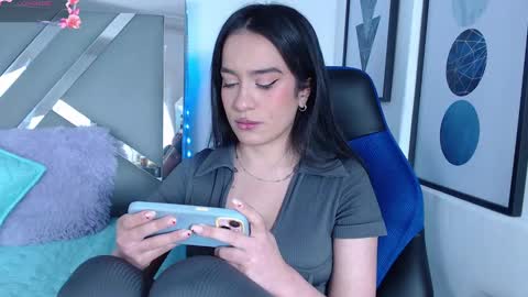 Snapshot of zaradames_ chatting on March 12, 5:02 am zaradames_ online show from March 12, 5:02 am