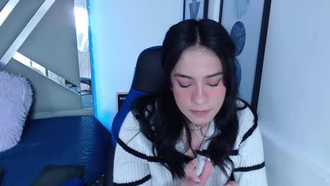 Snapshot of zaradames_ chatting on December 20, 4:20 am zaradames_ online show from December 20, 4:20 am