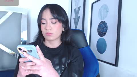 Snapshot of zaradames_ chatting on February 19, 3:50 am zaradames_ online show from February 19, 3:50 am