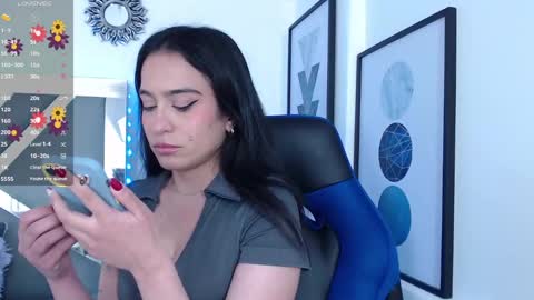 Snapshot of zaradames_ chatting on January 30, 4:37 am zaradames_ online show from January 30, 4:37 am