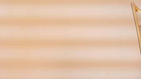 Zarah Andrews online show from October 8, 11:58 am