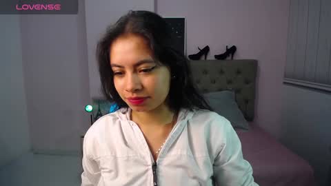 Zarah  online show from December 7, 1:40 pm