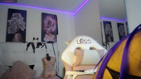 Zarah online show from March 21, 1:49 pm