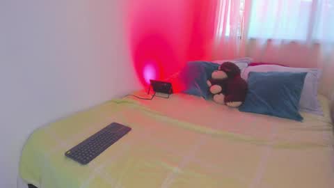   online show from September 21, 5:33 pm