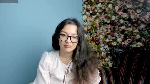 Snapshot of zarifabevi chatting on September 24, 1:21 pm Zarifa online show from September 24, 1:21 pm