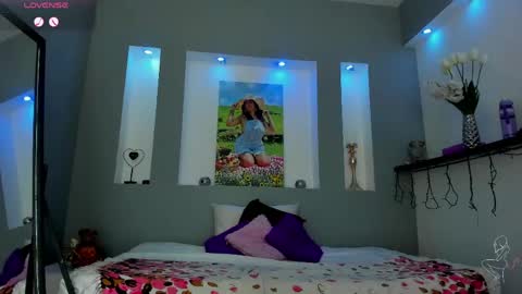 Karolyne online show from April 22, 3:31 pm