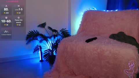 Snapshot of zemeee chatting on October 30, 8:32 pm Clary online show from October 30, 8:32 pm